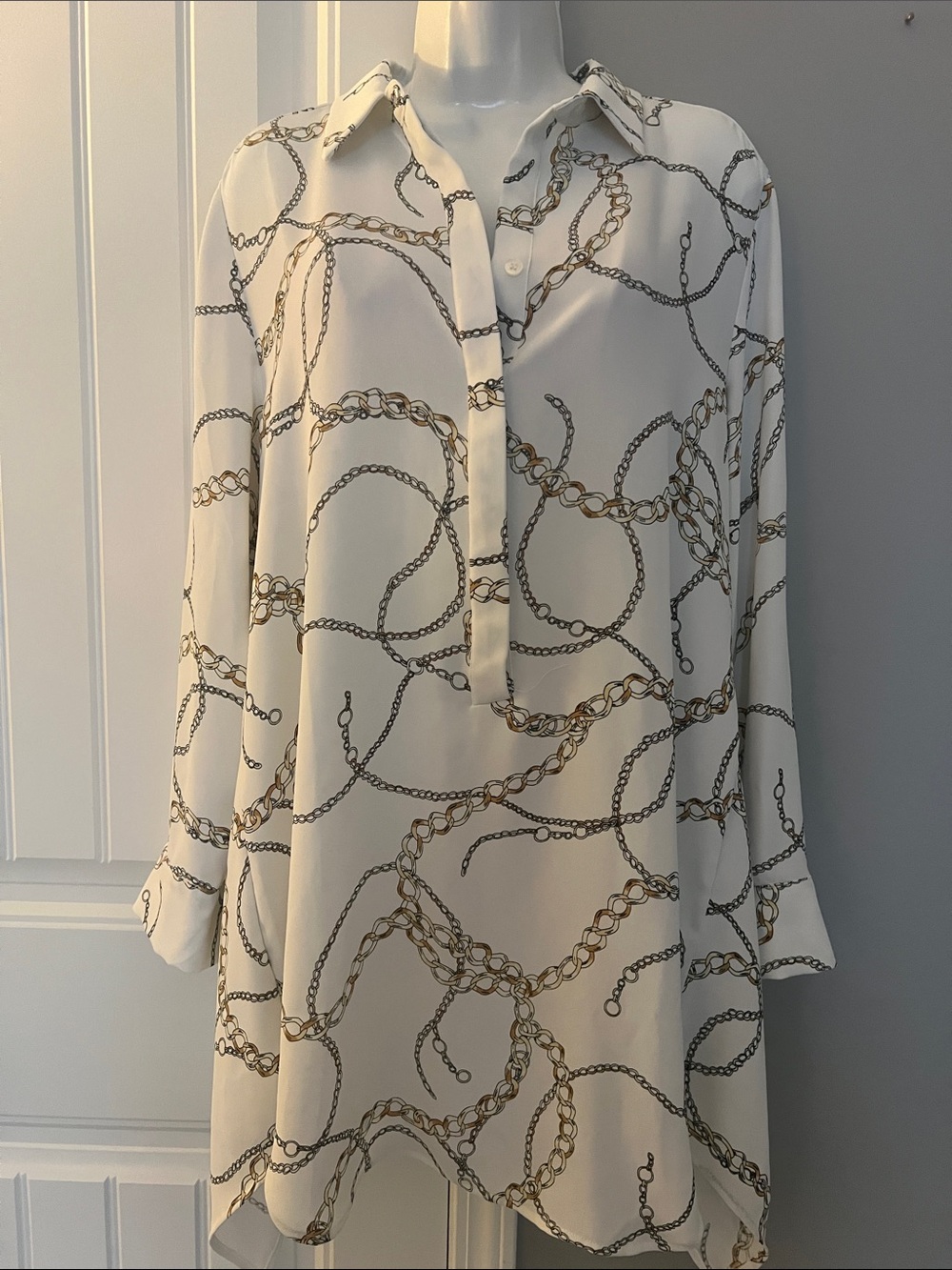 NWOT CHICOS CHAIN PRINT TUNIC TOP BLOUSE 
SZ 2/12/L